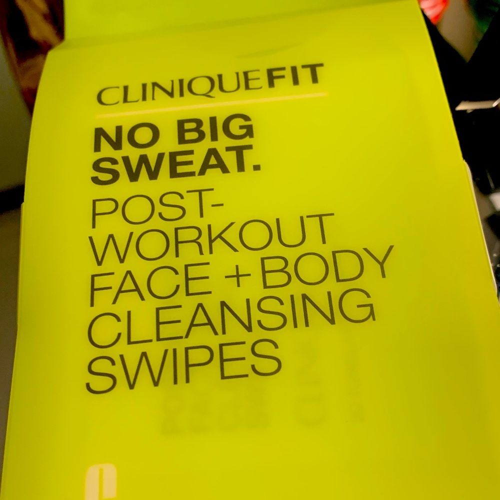 Cleansing swipes